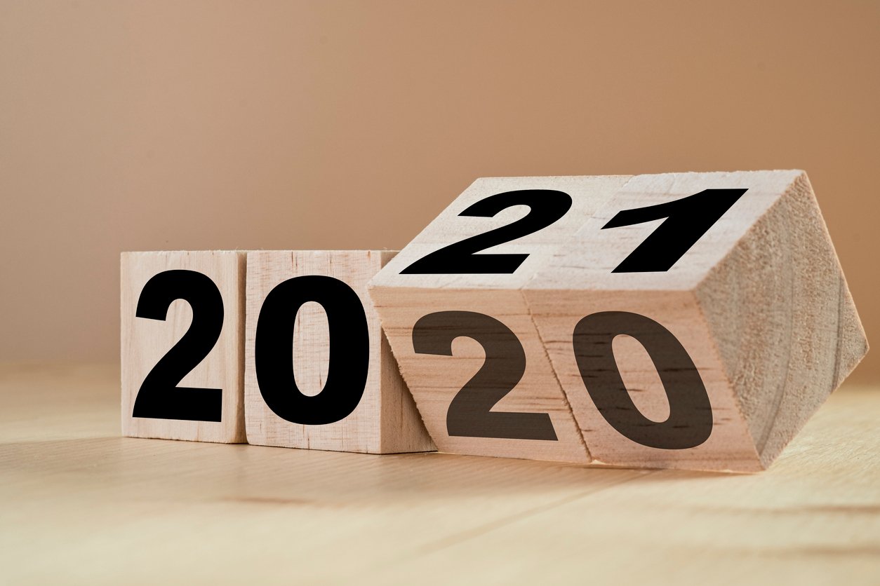 Blocks displaying "2020" and "2021"